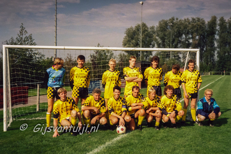 01 Elftal foto omstreeks 1992
