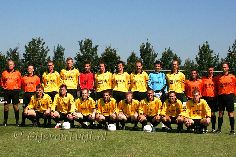 IMG_5348 corr 1e elftal 2007 gecrobt