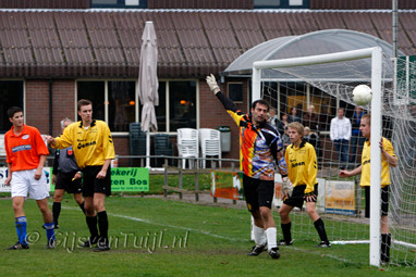 2009_10_24 Lo GVV63 2-Altena 2 1 - 4 Beker