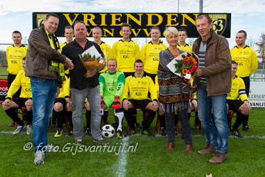 2014_11_22 Lo GVV'63 3 Sponsors en groepsfoto
