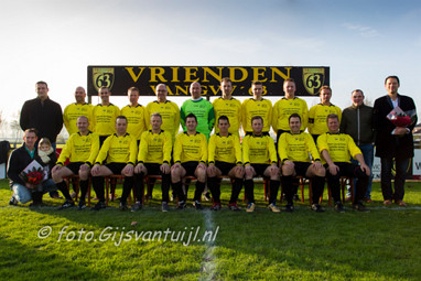 2014_11_29 Lo GVV'63 4 Sponsors en groepsfoto