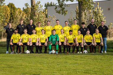 2023_10_07 GVV63 3 Groep en Pers foto