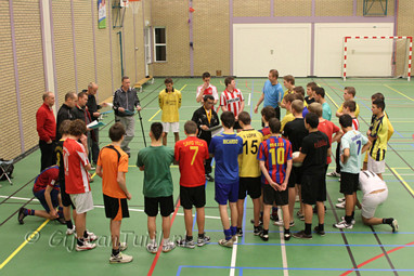 2010_12_28 Lo Toernooi A en B elftal in Cambium