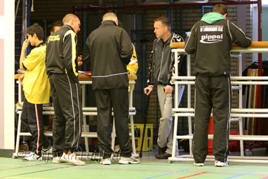 2010_12_28 Lo Toernooi Mini en F elftal in Cambium