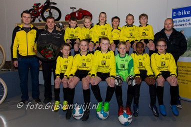 2014_12_15 Lo GVV'63 E1 Sponsors en groepsfoto