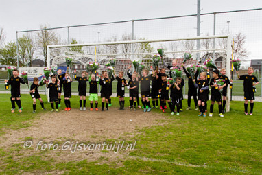 2016_04_23 Lo GVV63 F1 F2 en E2G Kampioen