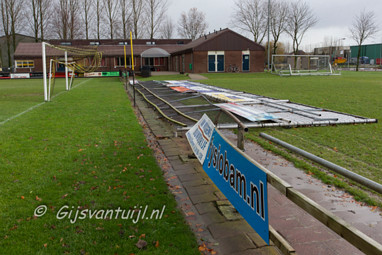 2013_12_06 Lo Stormschade bij GVV'63