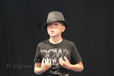 2011_05_07 Lo Gameren Oranje feest kinder Playback