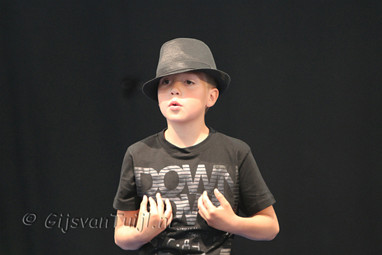 2011_05_07 Lo Gameren Oranje feest kinder Playback